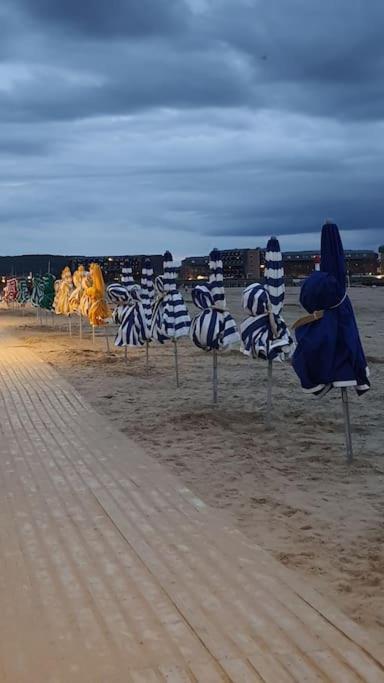 Le Cocooning-Studio Deauville Marina Avec Terrasse Vue Mer Et Plage Екстериор снимка