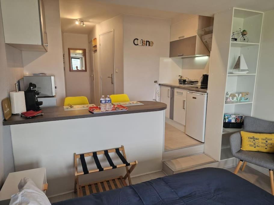 Le Cocooning-Studio Deauville Marina Avec Terrasse Vue Mer Et Plage Екстериор снимка