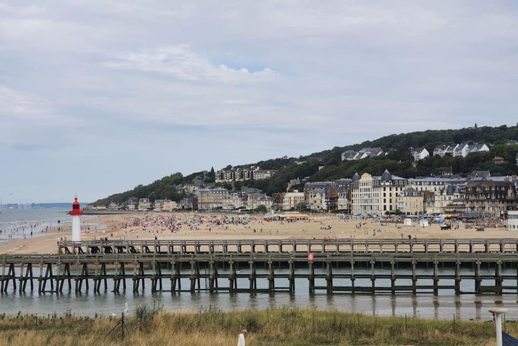 Le Cocooning-Studio Deauville Marina Avec Terrasse Vue Mer Et Plage Екстериор снимка